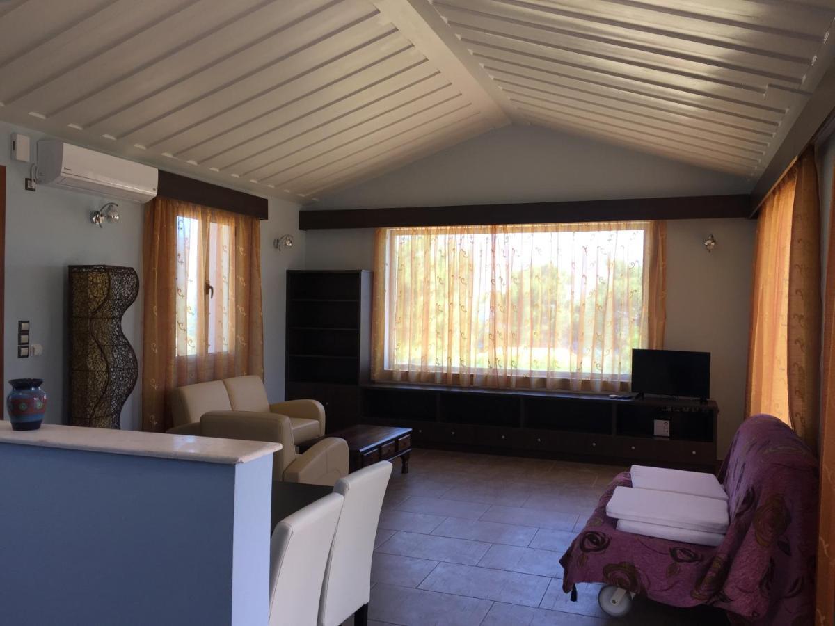 Apolafsi Aparthotel Lixouri Exteriör bild