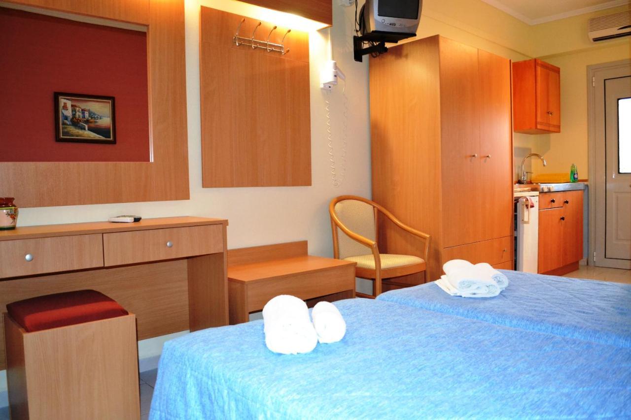 Apolafsi Aparthotel Lixouri Exteriör bild