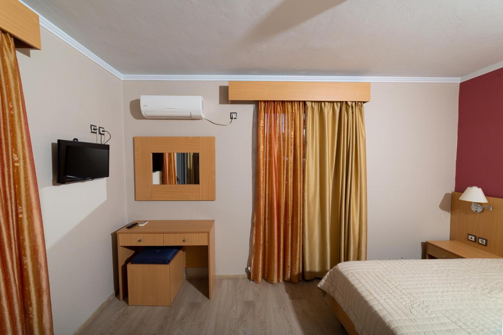 Apolafsi Aparthotel Lixouri Exteriör bild